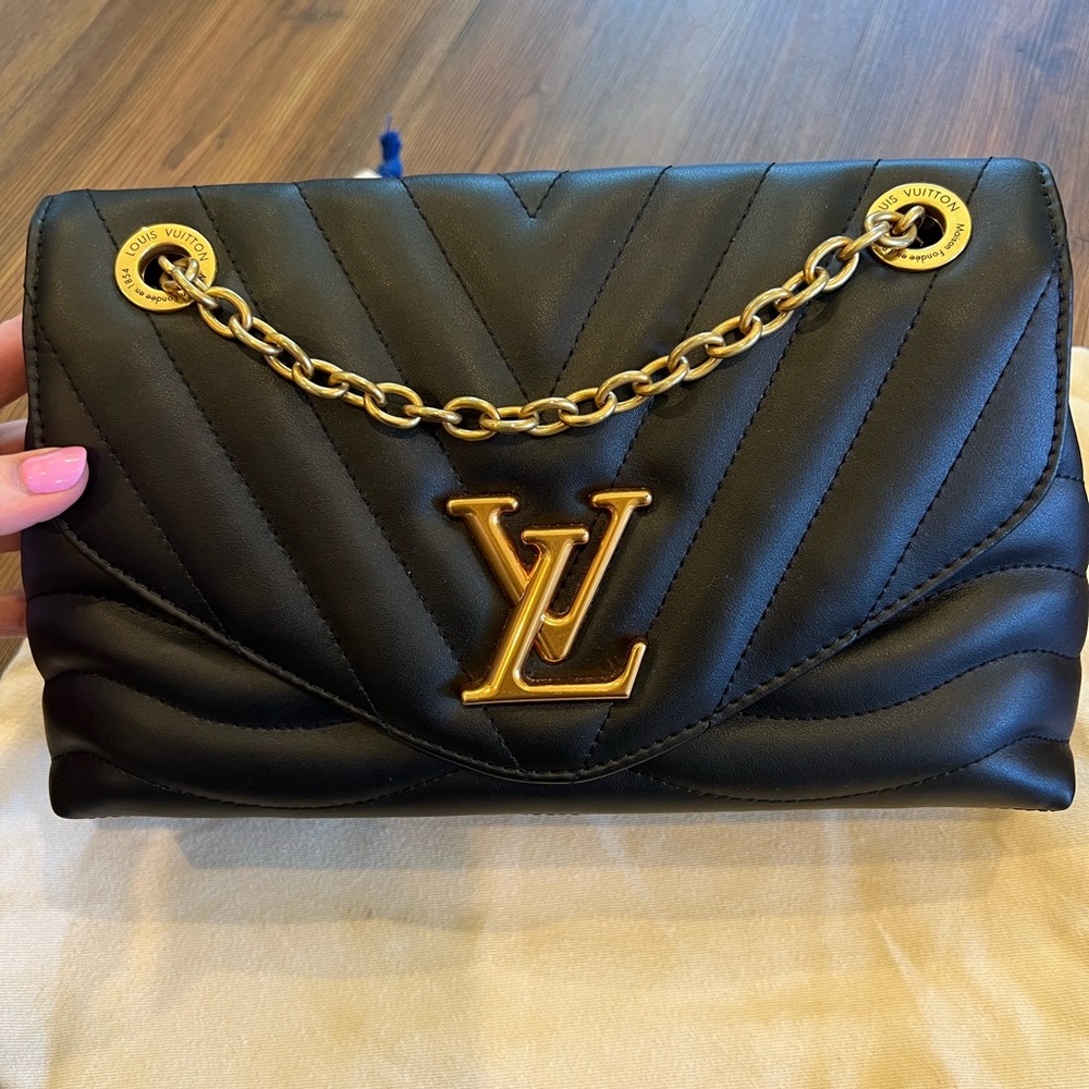 Louis Vuitton Black New Wave Chain Bag Quilted Leather